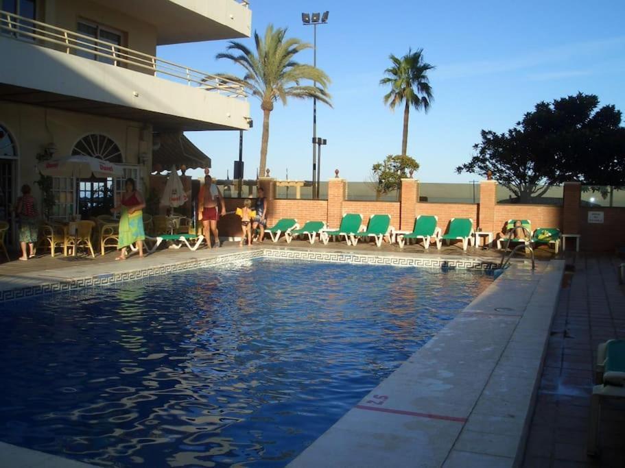 Seafront Apartment With Open-Air Heated Pool Fuengirola Dış mekan fotoğraf